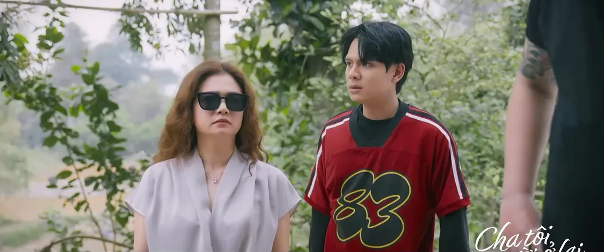 Cha tôi, người ở lại - Tập 39: Quyên xuất hiện cực ngầu tuyên bố trả nợ cho Huấn - Ảnh 2. Cha tôi, người ở lại - Tập 39: Quyên xuất hiện cực ngầu tuyên bố trả nợ cho Huấn - Ảnh 2.