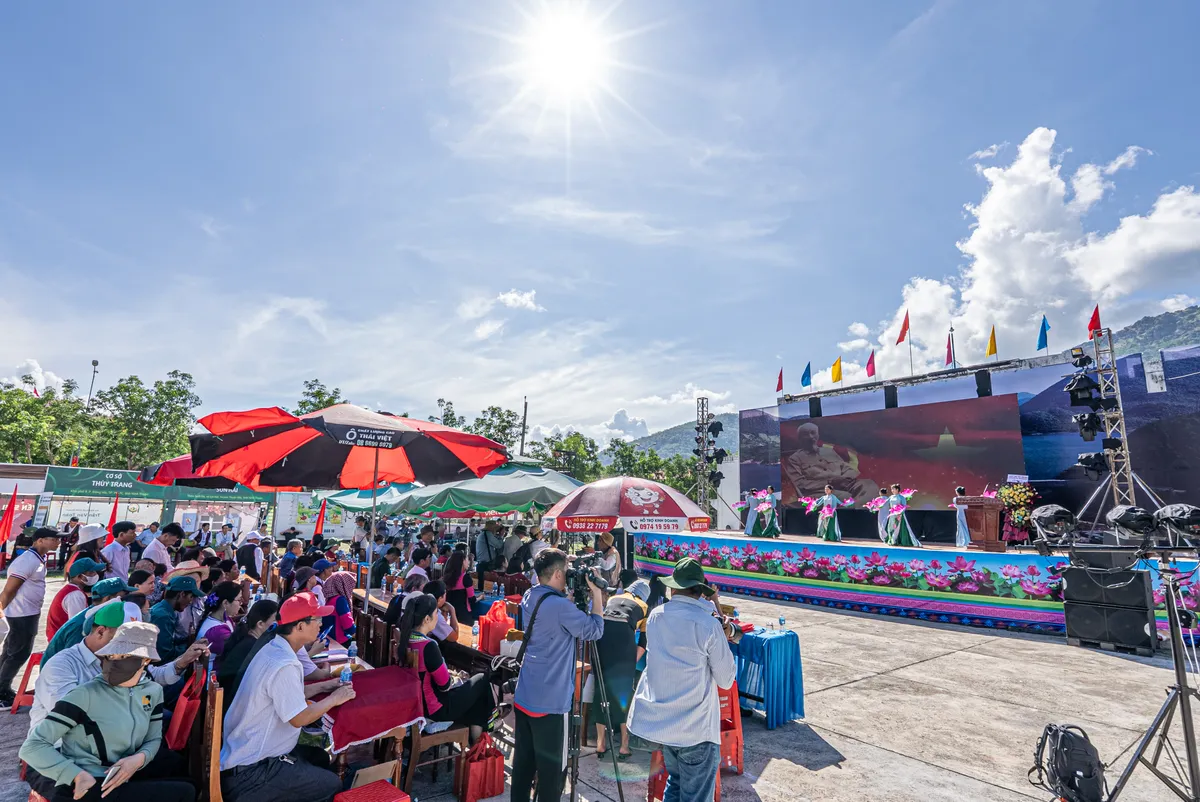 Ninh Thuận: Tưng bừng Ngày hội Văn hóa Raglai 2025, lan tỏa giá trị di sản độc đáo - Ảnh 1.