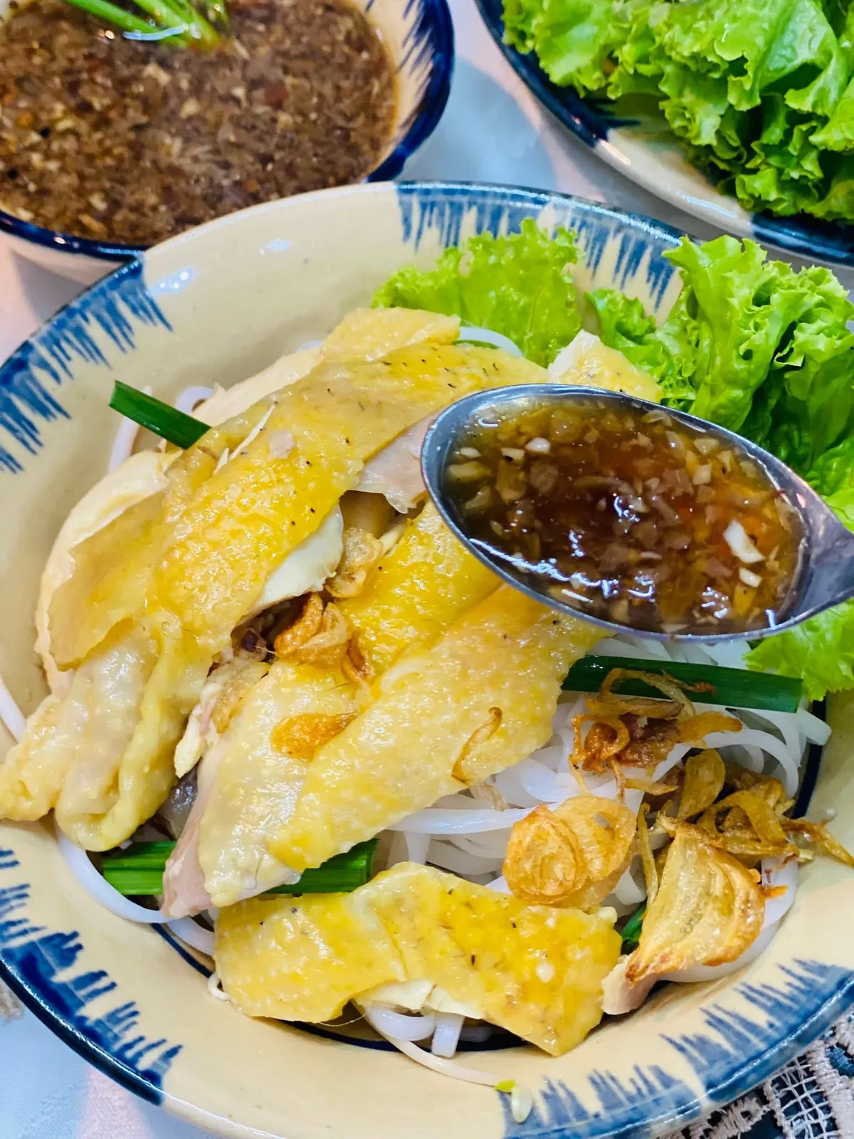 Hủ tiếu gà trộn khô – Món ngon “Gây nghiện” ngay tại nhà - Ảnh 2.