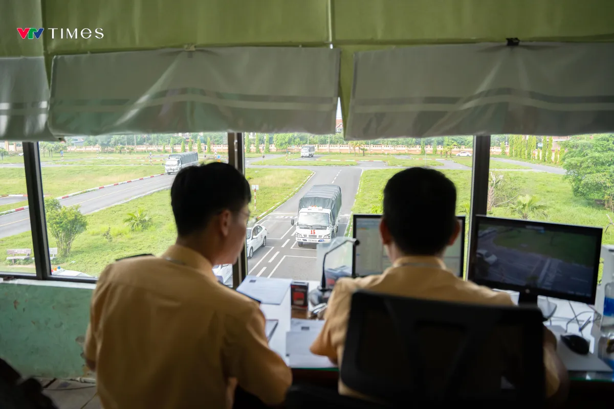 Quảng Bình: Thí sinh được kiểm tra nồng độ cồn trước khi vào sát hạch lái xe - Ảnh 11.