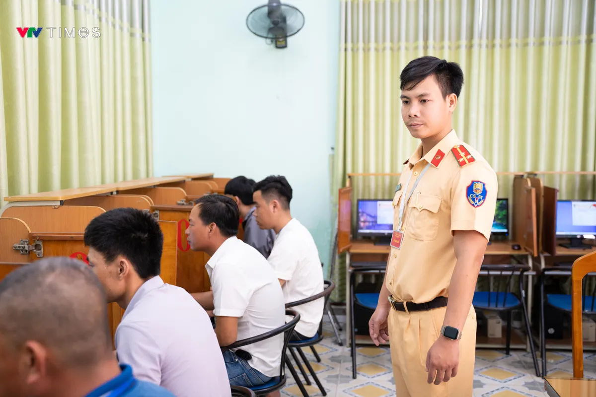 Quảng Bình: Thí sinh được kiểm tra nồng độ cồn trước khi vào sát hạch lái xe - Ảnh 8.