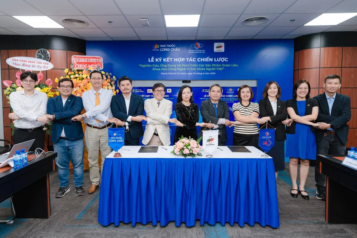 Long Châu Cùng Viện Công Nghệ Tiên Tiến - Viện Hàn Lâm Khoa Học và Công Nghệ ứng dụng dược liệu công nghệ cao vào thực tiễn - Ảnh 2.