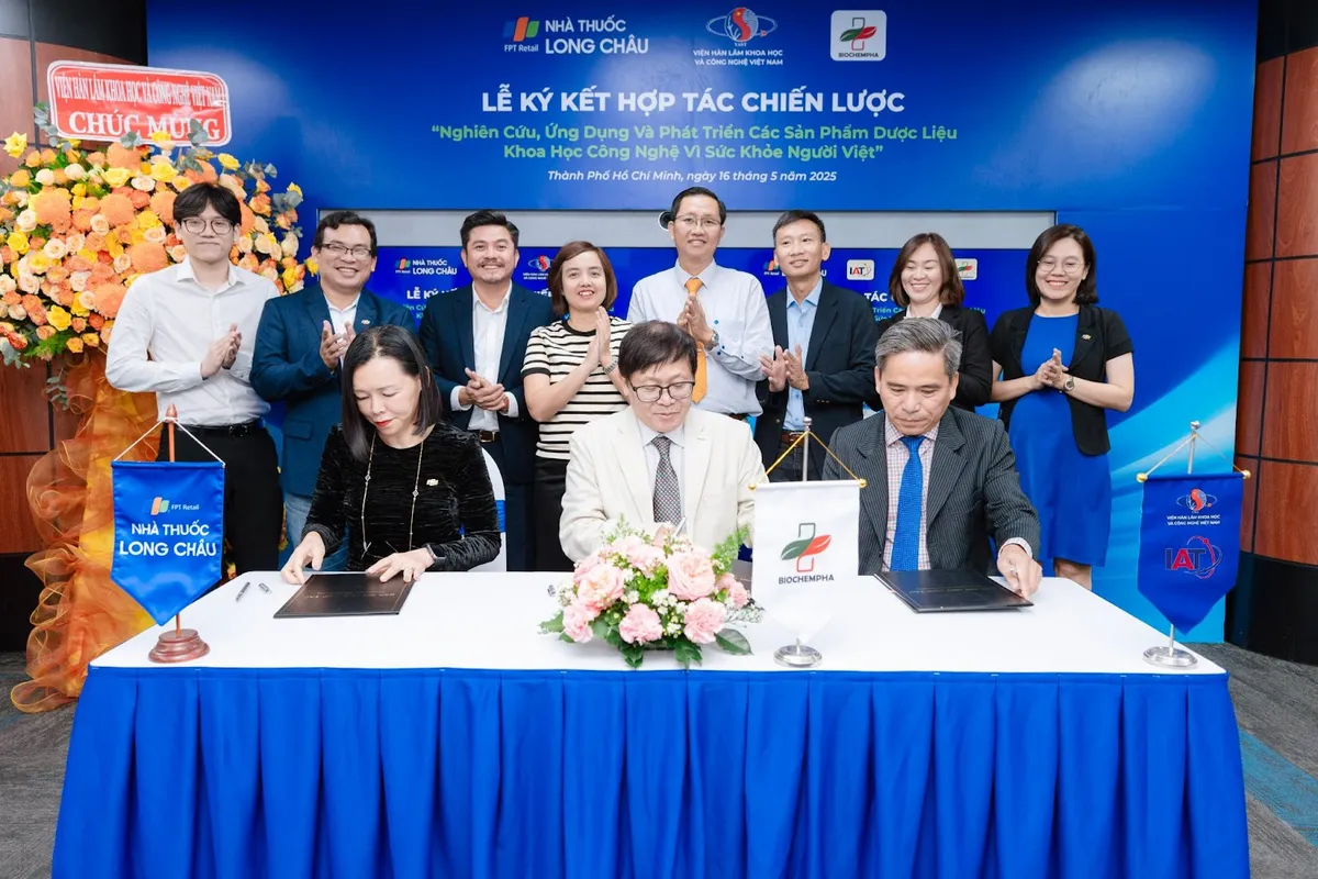 Long Châu Cùng Viện Công Nghệ Tiên Tiến - Viện Hàn Lâm Khoa Học và Công Nghệ ứng dụng dược liệu công nghệ cao vào thực tiễn - Ảnh 1.