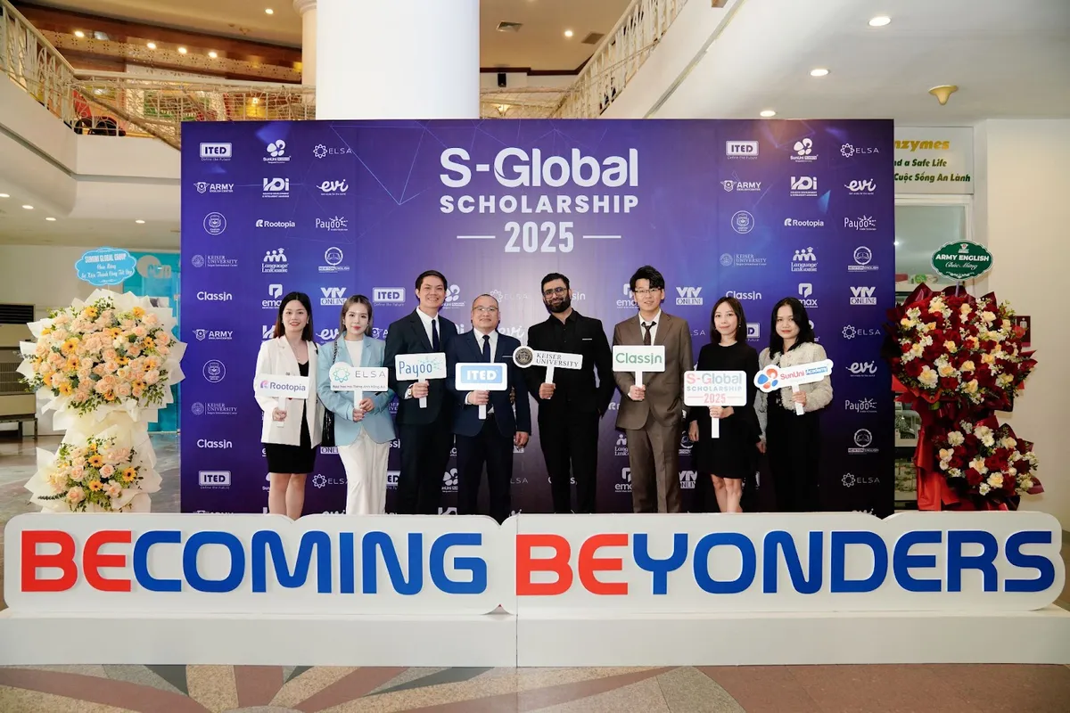 Học bổng S-Global 3 tài trợ 1.500 suất học phí học tiếng Anh với tổng giá trị 45,6 tỷ đồng - Ảnh 2. Học bổng S-Global 3 tài trợ 1.500 suất học phí học tiếng Anh với tổng giá trị 45,6 tỷ đồng - Ảnh 2.