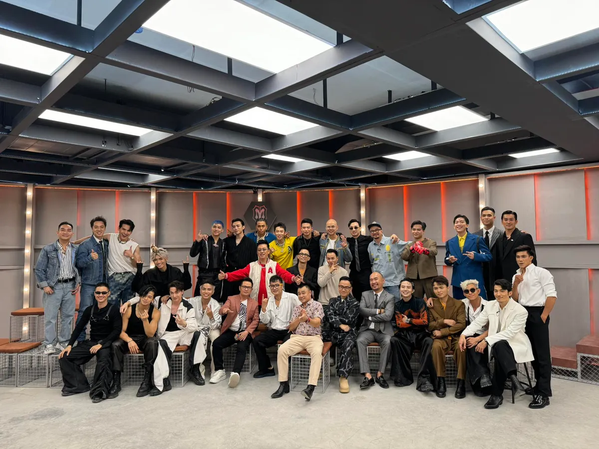 Phim tư liệu về Anh trai vượt ngàn chông gai khiến khán giả xôn xao vì chuyện... đêm hôm ấy - Ảnh 1.