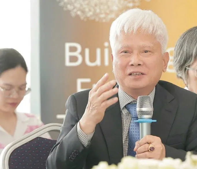 b&ugrave;i văn th&agrave;nh.jpg