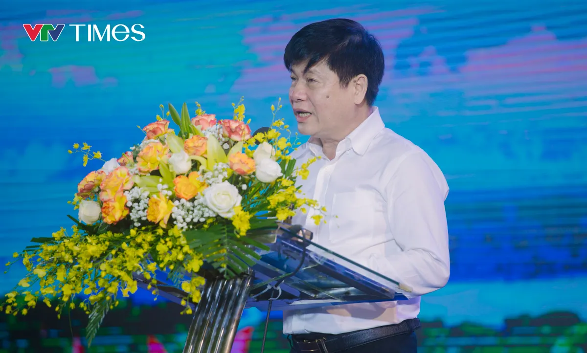 Hơn 400 hình ảnh, tư liệu, hiện vật quý có tại Triển lãm “Hồ Chí Minh đẹp nhất tên Người” - Ảnh 3.