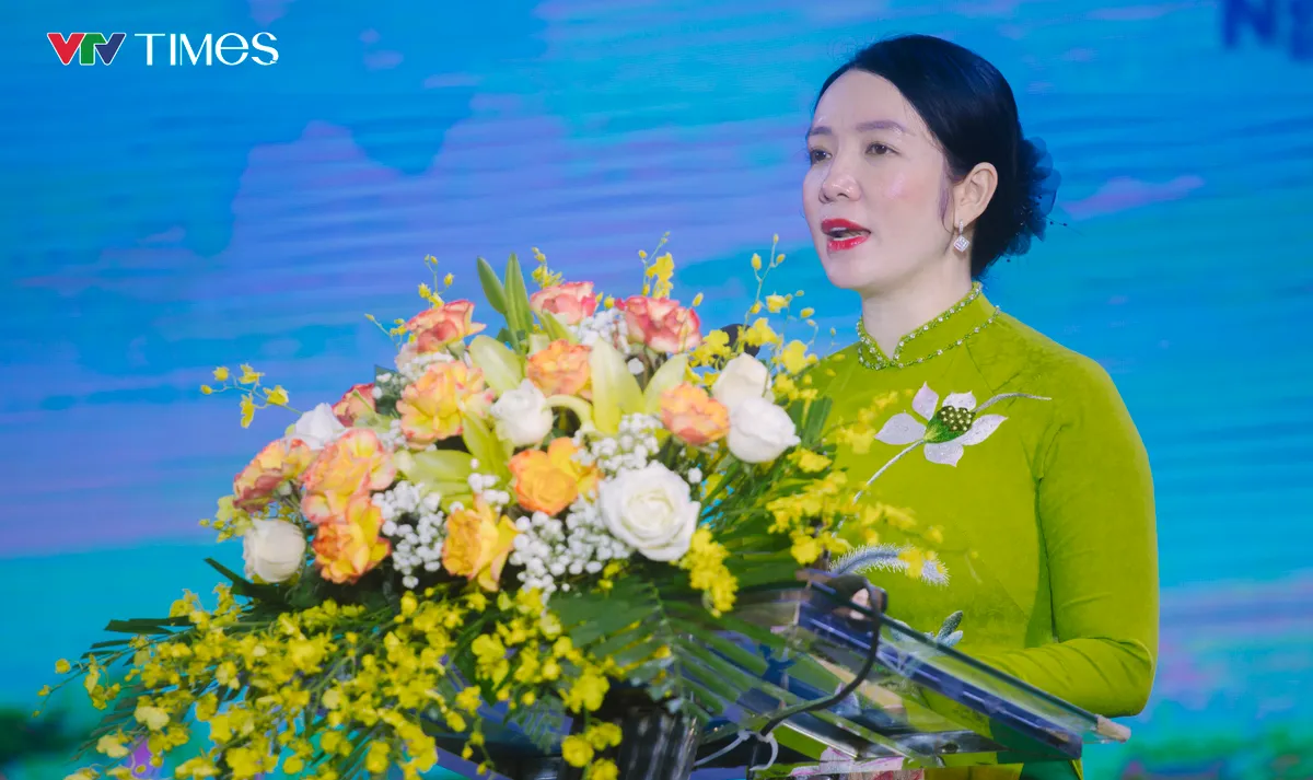 Hơn 400 hình ảnh, tư liệu, hiện vật quý có tại Triển lãm “Hồ Chí Minh đẹp nhất tên Người” - Ảnh 4.