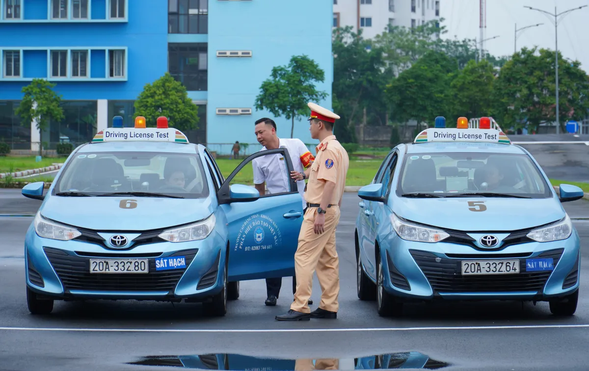 Thái Nguyên: Bắt đầu thi sát hạch lái xe ô tô, dồn sức giải quyết hơn 11.000 hồ sơ tồn đọng - Ảnh 3.