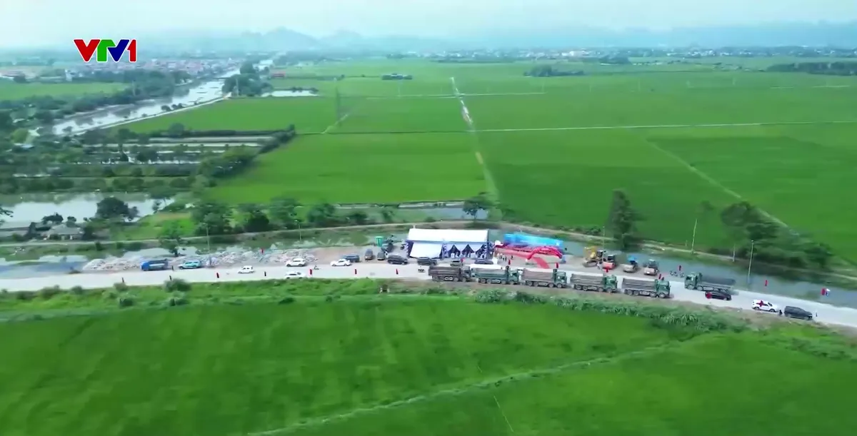Khởi công tuyến đường Mỹ Đình - Ba Sao - Bái Đính - Ảnh 1.