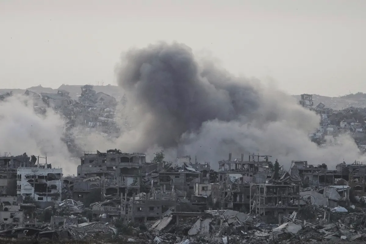 Israel đẩy mạnh tấn công vào Dải Gaza - Ảnh 1.