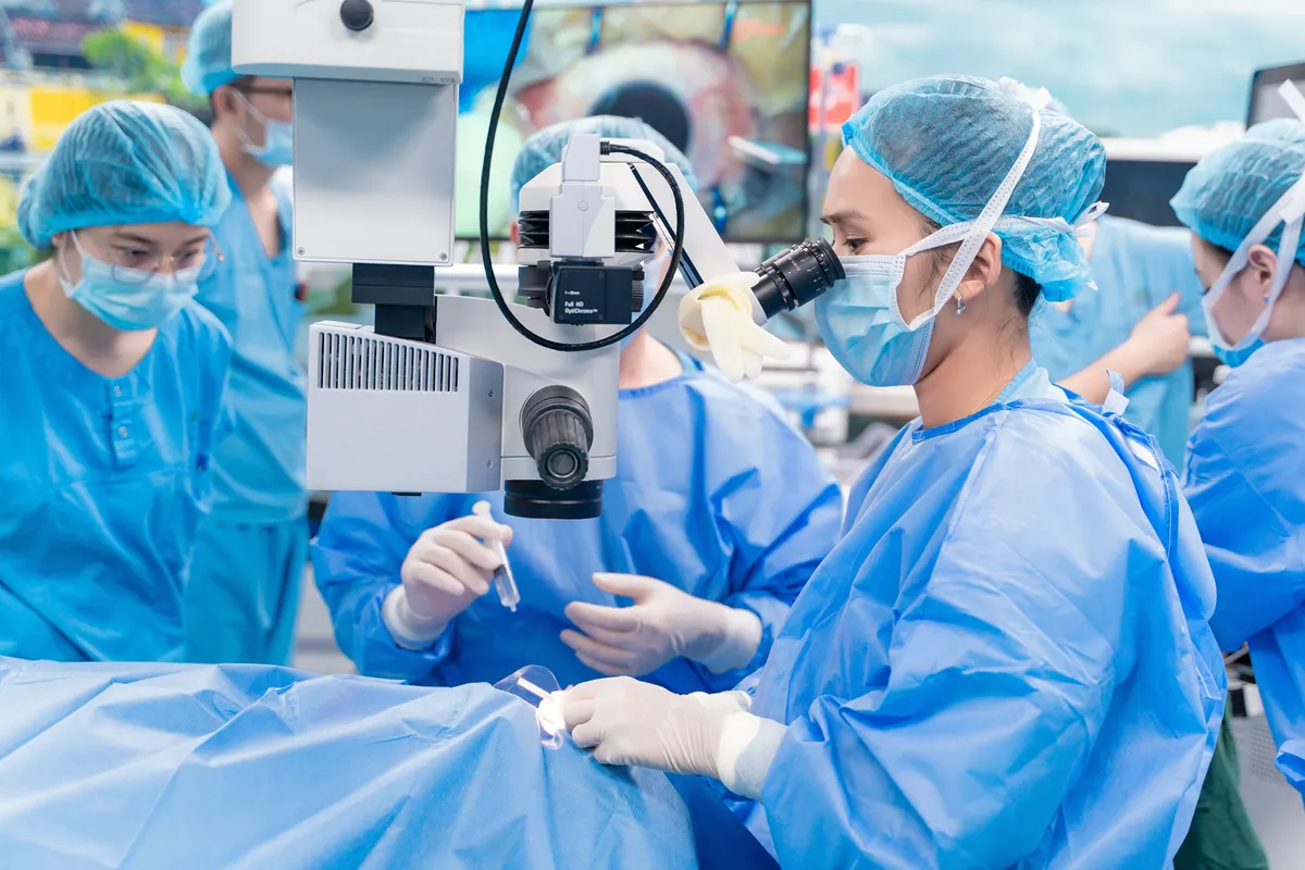Bệnh viện Đa khoa Hồng Ngọc tham gia điều phối ngân hàng giác mạc - Ảnh 2.