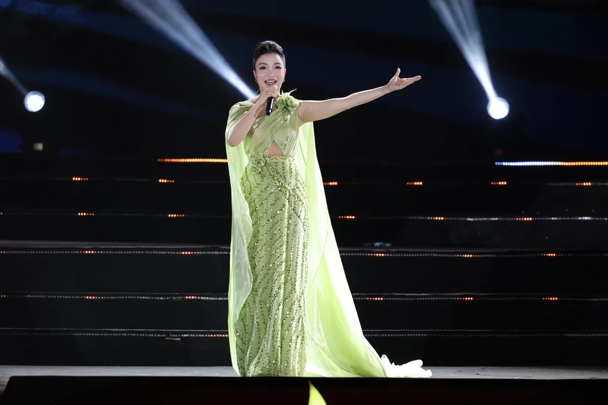 Thu Phương, Quốc Thiên làm bùng nổ sân khấu “Dòng chảy khát vọng” tại Hải Phòng - Ảnh 3.