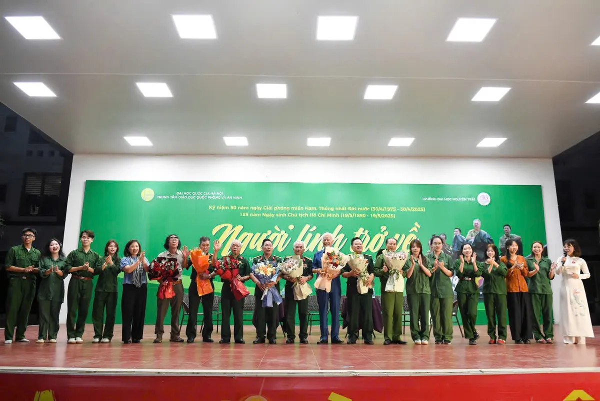 Lan tỏa khát vọng cống hiến cho gần 3.000 sinh viên thế hệ mới - Ảnh 9.