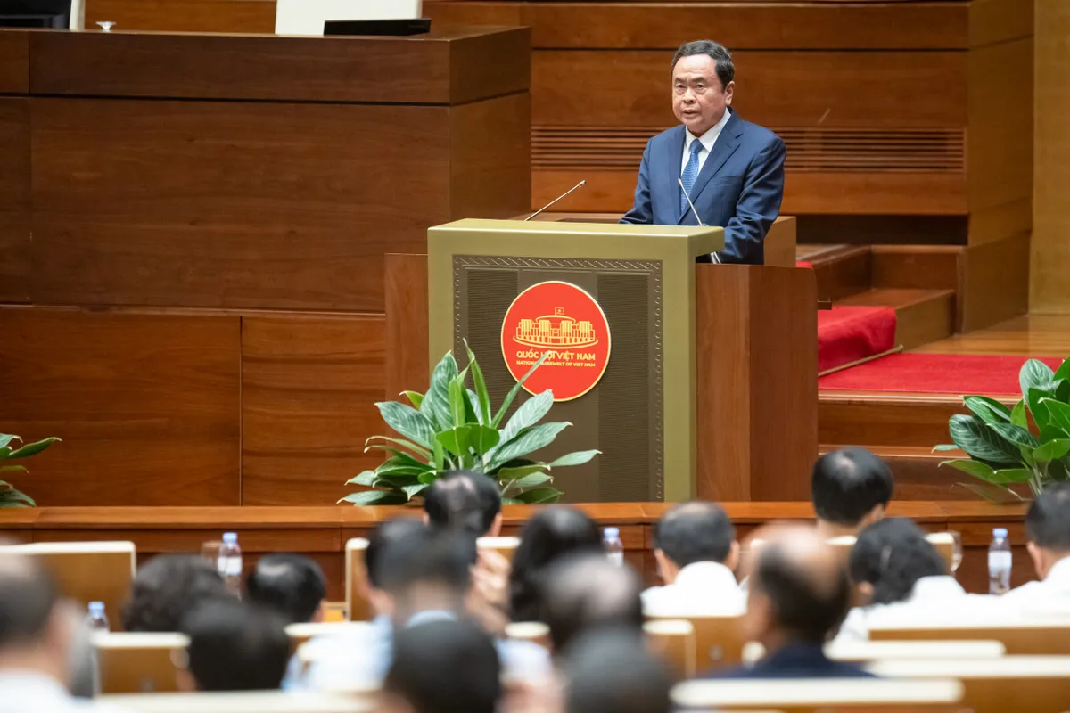 Chủ tịch Quốc hội: Hoàn thiện thể chế song song với thi hành nghiêm minh pháp luật, khuyến khích sáng tạo - Ảnh 1. Chủ tịch Quốc hội: Hoàn thiện thể chế song song với thi hành nghiêm minh pháp luật, khuyến khích sáng tạo - Ảnh 1.