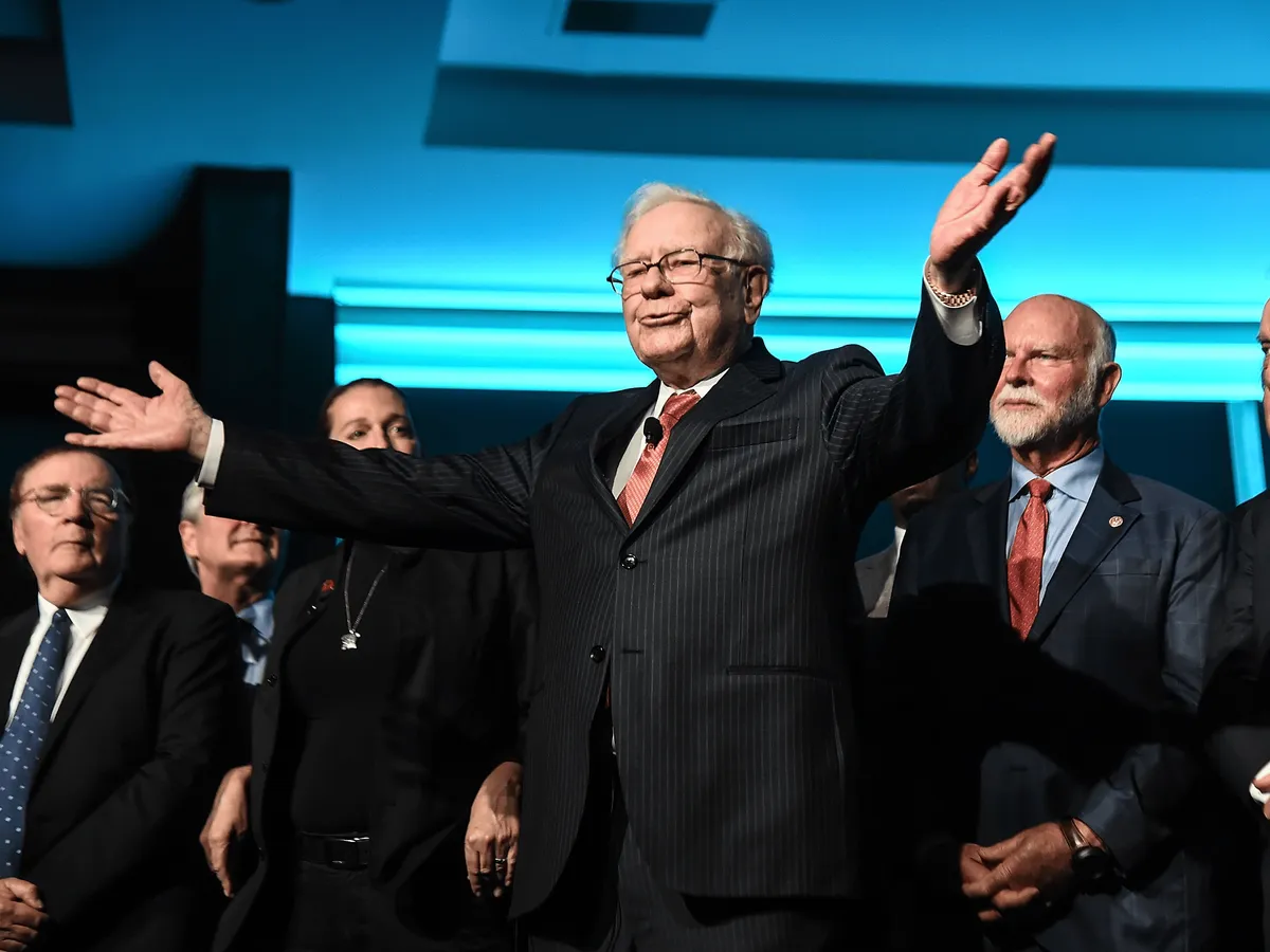 Huyền thoại Warren Buffett: Chia tay nhưng vẫn phụng sự - Ảnh 2.