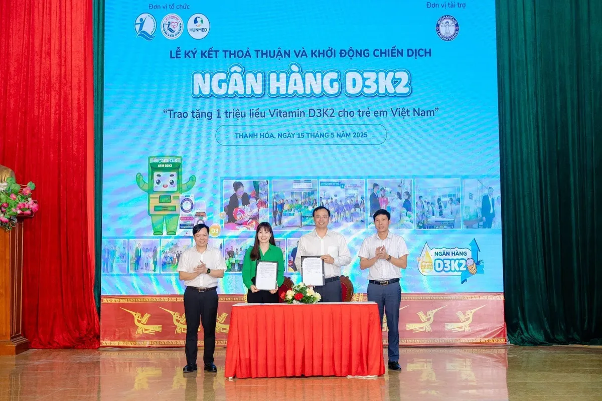 Ngân hàng D3K2 2025 - Trao tặng 1 triệu liều vitamin D3K2 - Ảnh 2.