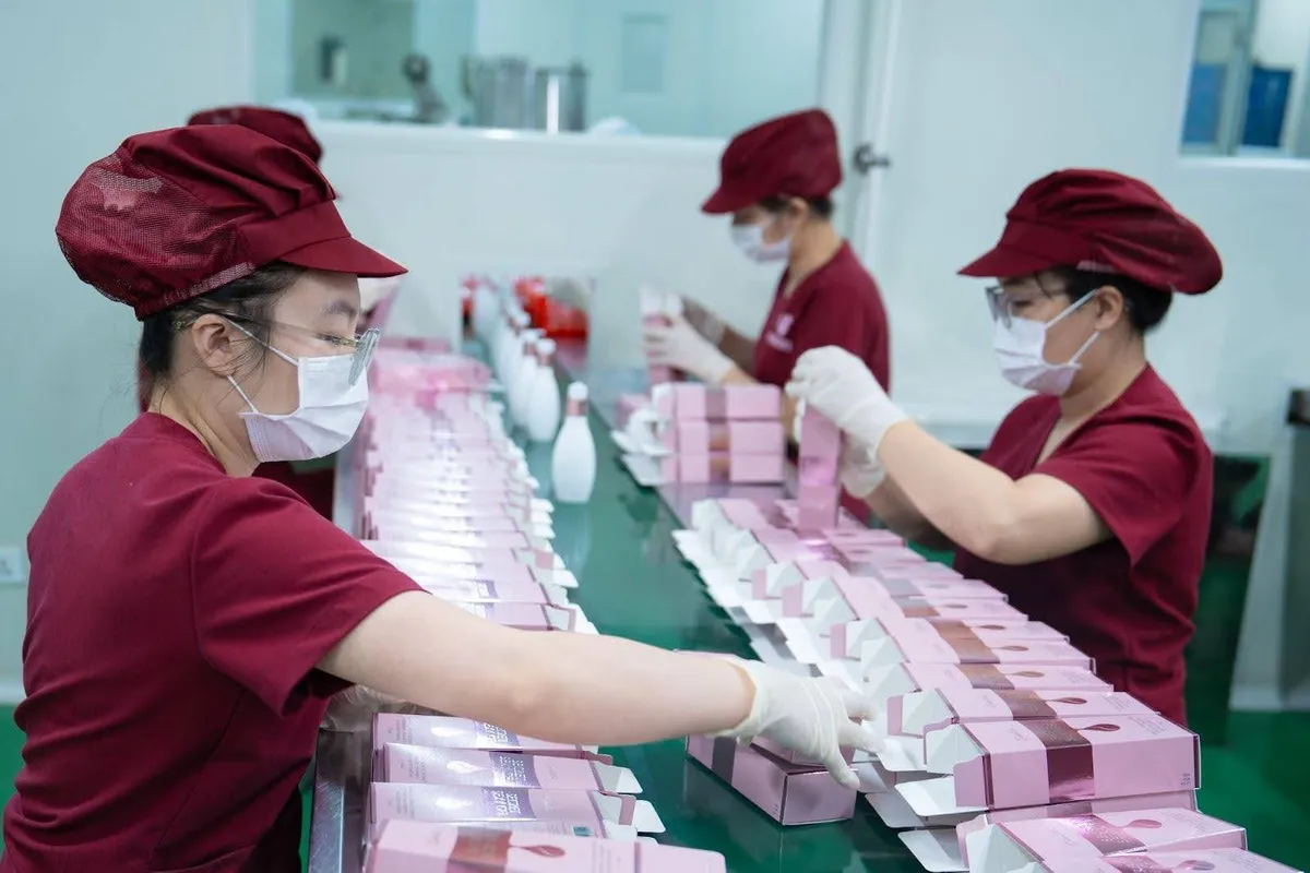 Chuyên gia ngành mỹ phẩm thăm nhà máy Vincos: Bước tiến công nghệ Make in Vietnam đáng tự hào - Ảnh 3.