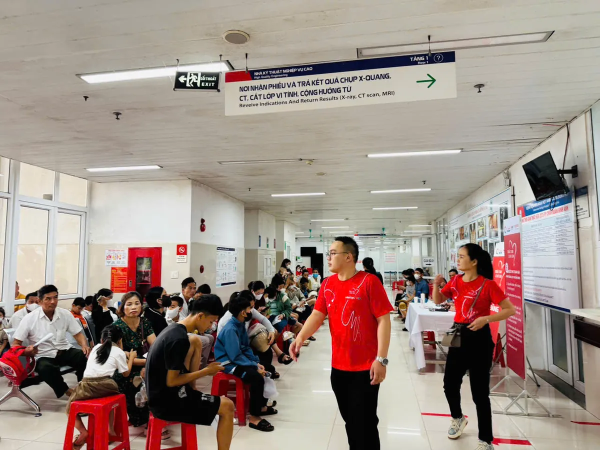 Gần 1.000 trẻ đã được khám sàng lọc bệnh tim bẩm sinh trong 2 ngày 17 và 18/5 tại tỉnh Quảng Bình - Ảnh 4.