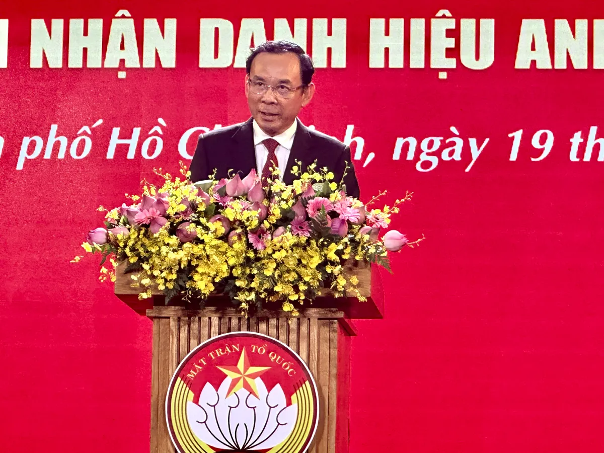 Ủy ban MTTQ Việt Nam TP Hồ Chí Minh đón nhận danh hiệu Anh hùng Lao động - Ảnh 2.