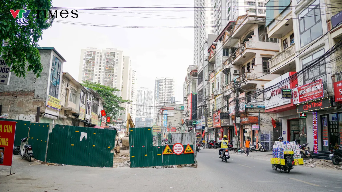 Cận cảnh công trường thi công mở rộng đường Nguyễn Tuân - Ảnh 6.