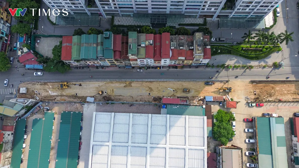 Cận cảnh công trường thi công mở rộng đường Nguyễn Tuân - Ảnh 2.
