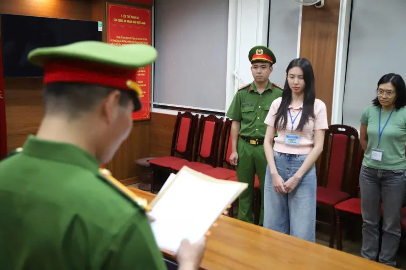 Ngày 19/11, xét xử hoa hậu Thùy Tiên, Quang Linh Vlogs vụ kẹo Kera - Ảnh 2.