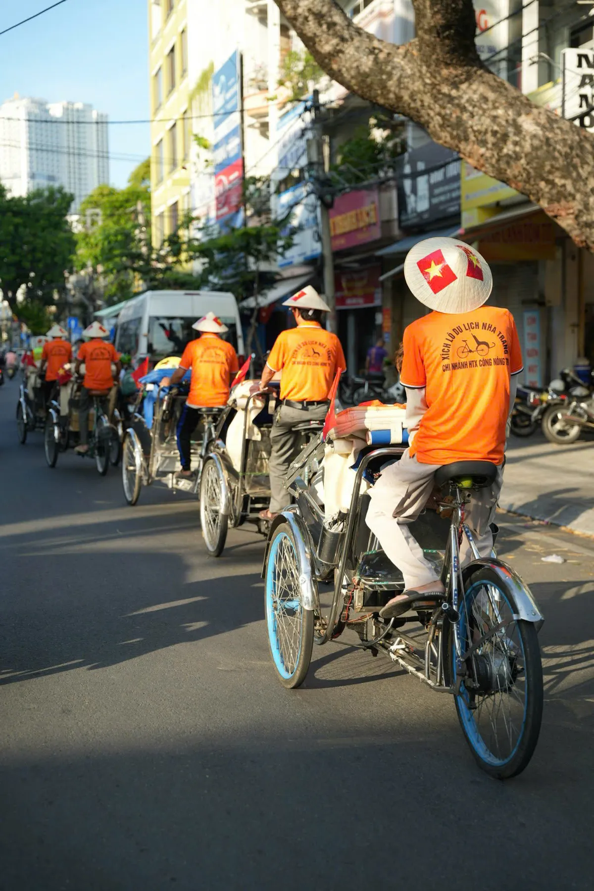 Chạm vào hồn Việt cùng tour “Xích lô - Áo dài” - Ảnh 4.