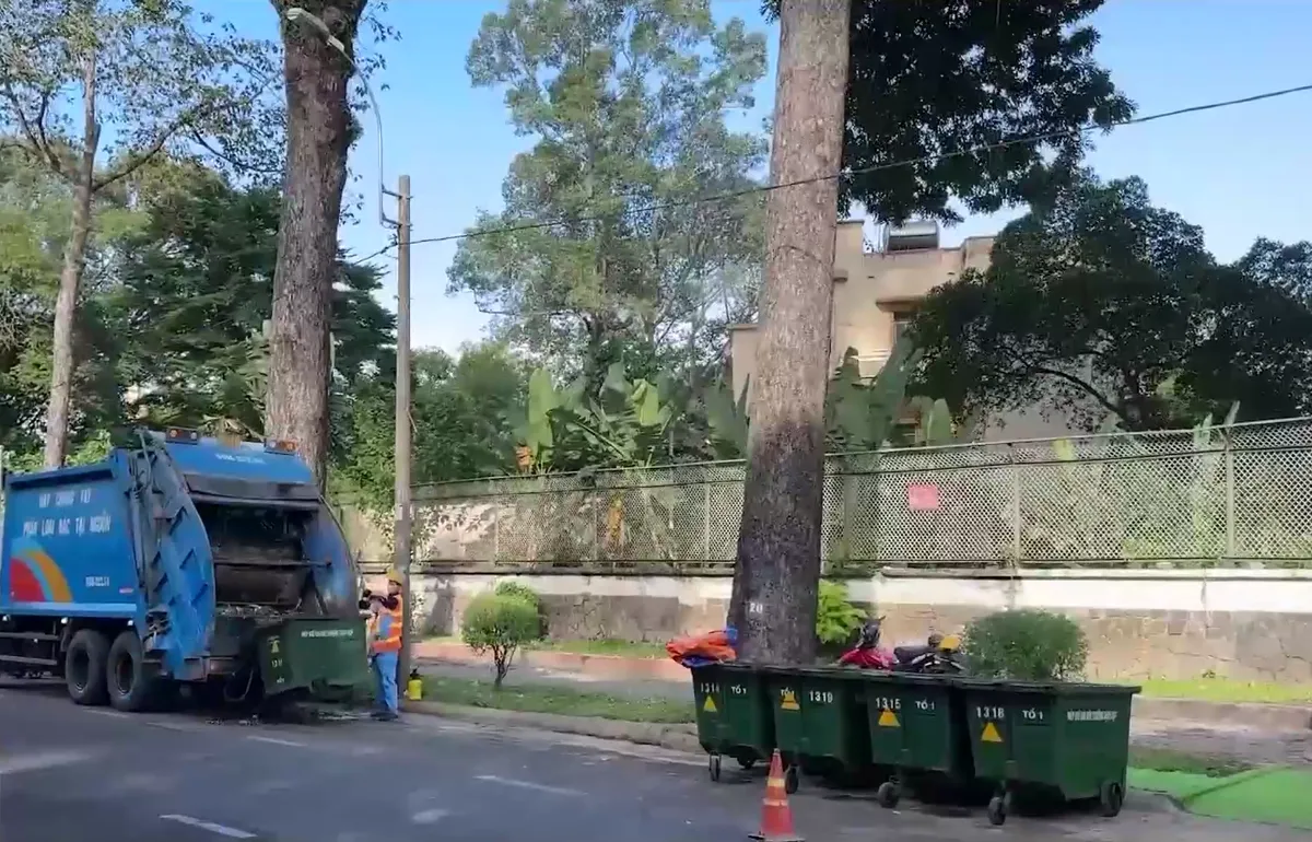 Thu phí rác theo cân còn gặp nhiều trở ngại - Ảnh 2.