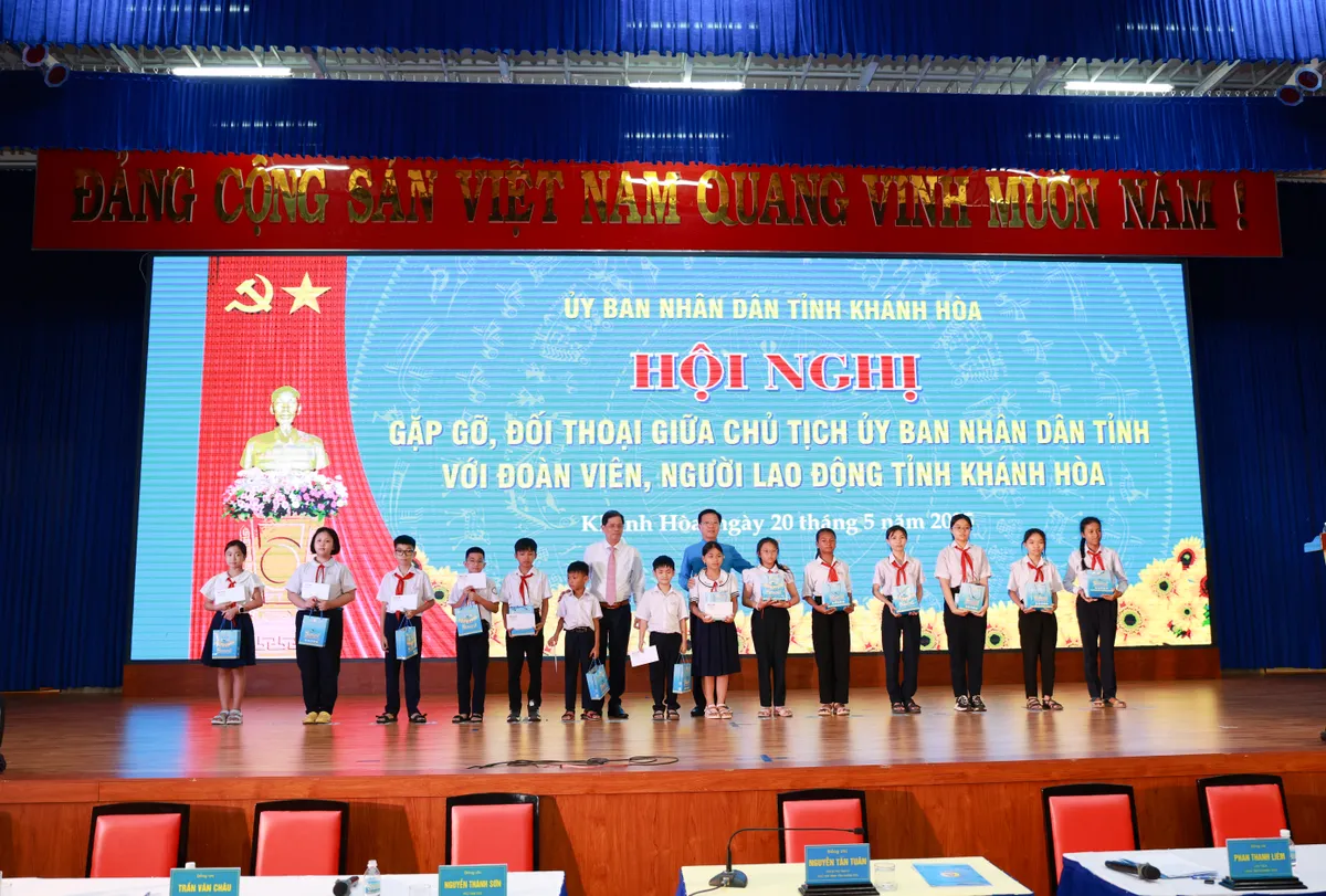 Khánh Hòa: Vững tâm người lao động trong giai đoạn sắp xếp, tinh gọn bộ máy - Ảnh 6.