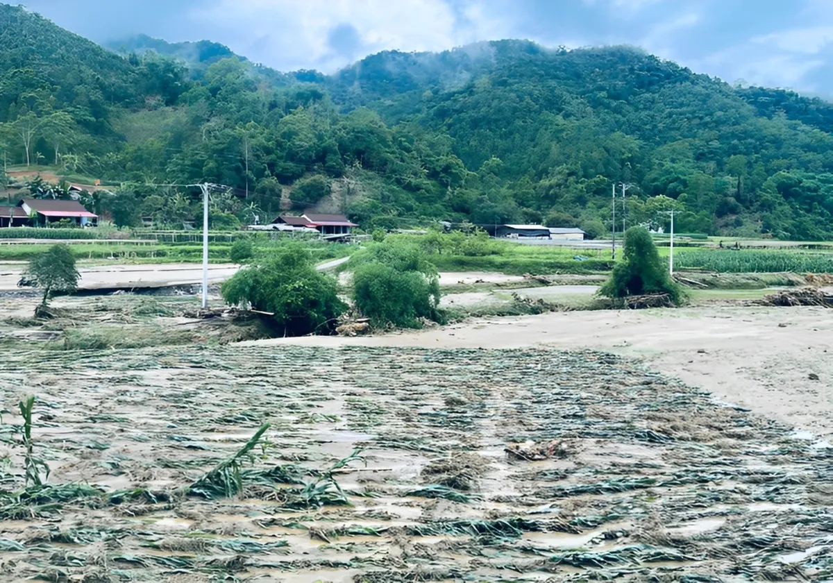 Lũ quét xé tan làng mạc ở Ba Bể (Bắc Kạn), người dân trắng tay sau một đêm - Ảnh 1.
