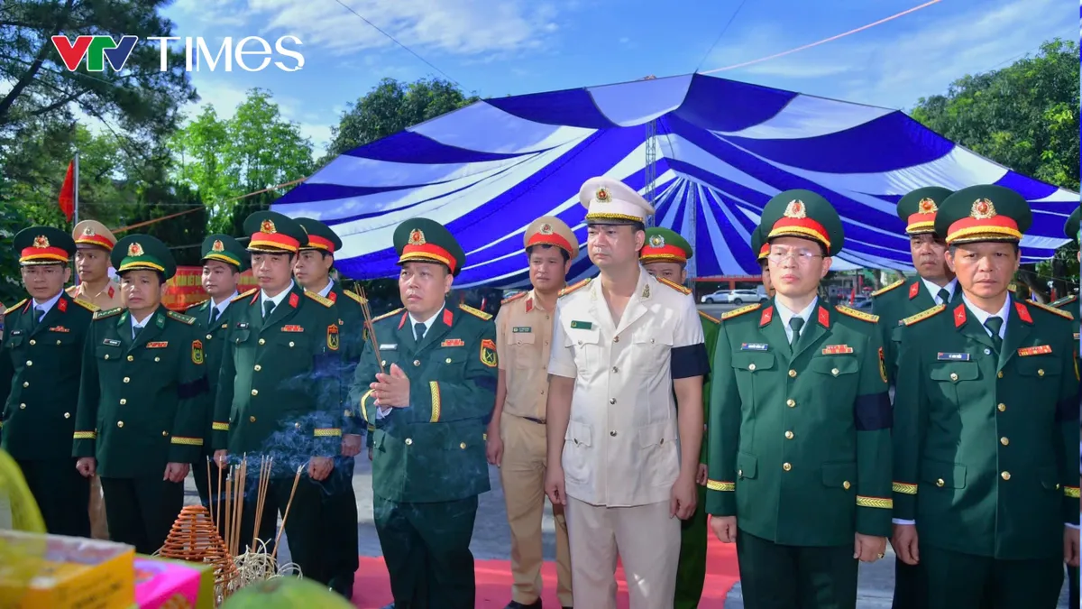 Nghệ An: Truy điệu và an táng 76 hài cốt liệt sỹ Việt Nam hy sinh tại Lào - Ảnh 4.