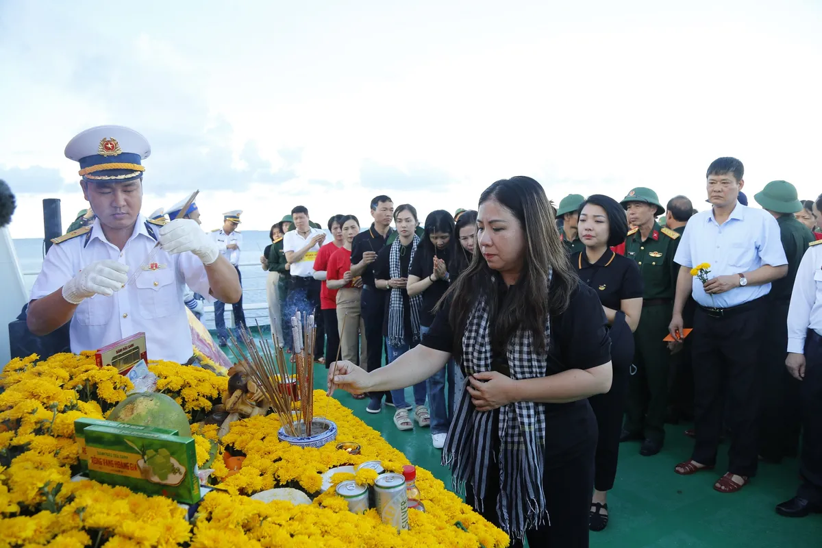 7 ngày đến với Trường Sa: Kết thúc một hành trình, mở ra một khởi đầu - Ảnh 2.
