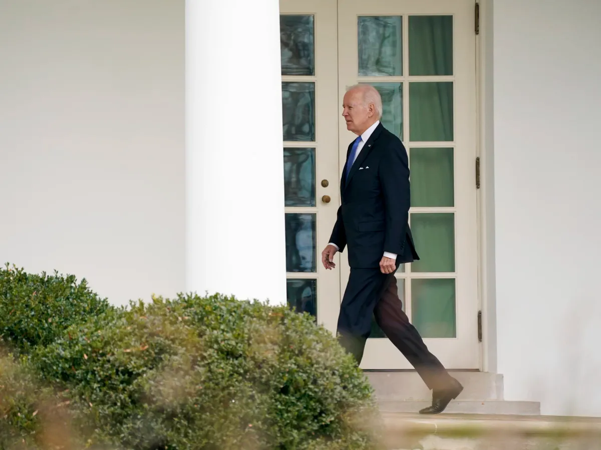 Được chăm sóc y tế 24/7, vì sao cựu Tổng thống Biden chỉ phát hiện ung thư ở giai đoạn cuối? - Ảnh 2.