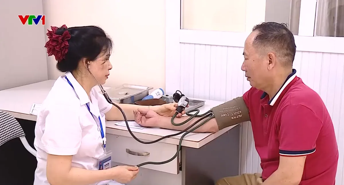 Sắp xếp trạm y tế: Giữ gần dân, không gián đoạn dịch vụ - Ảnh 1.