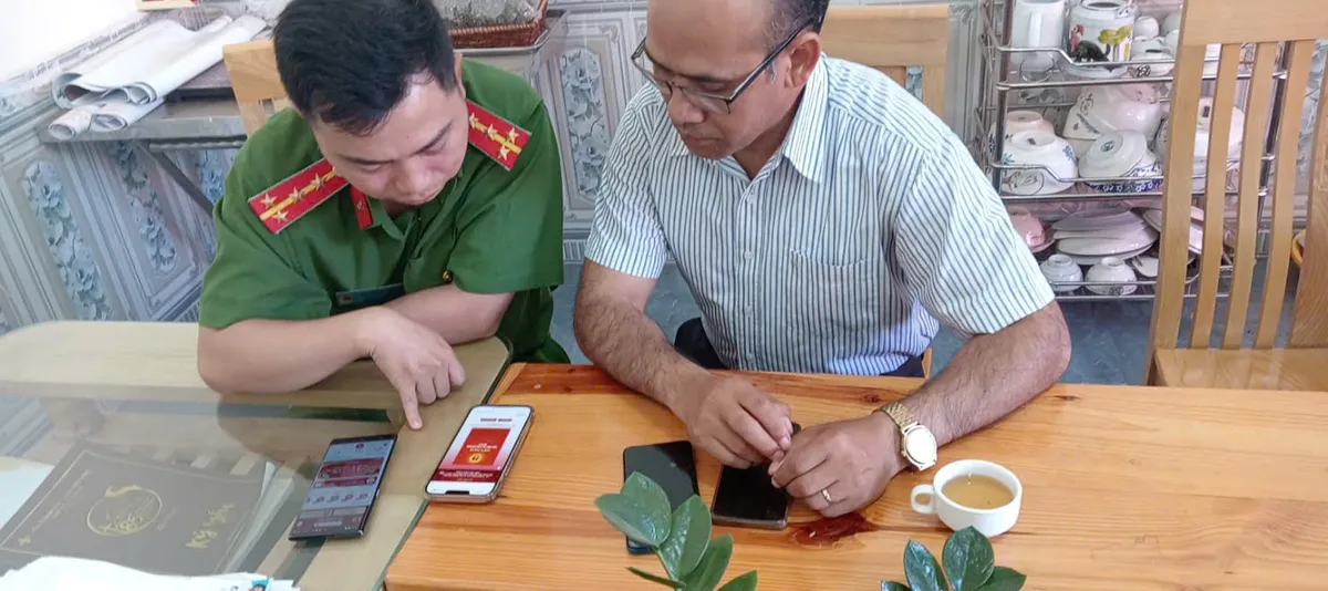 Lâm Đồng: Vượt rào cản công nghệ, đưa ý kiến sửa đổi Hiến pháp đến với đồng bào dân tộc thiểu số - Ảnh 2.