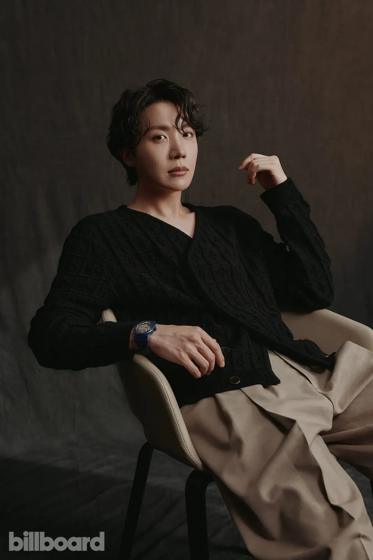 J-Hope xuất hiện trên trang bìa Billboard tháng 5 - Ảnh 1.