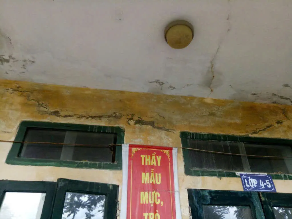 Trường lớp tạm bợ - Giấc mơ học chữ còn nhiều dang dở - Ảnh 5.
