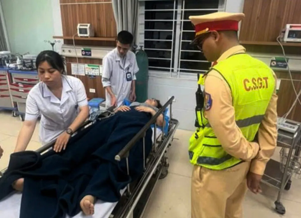 Nghệ An: Lực lượng CSGT liên tiếp hỗ trợ người dân cấp cứu kịp thời - Ảnh 1.