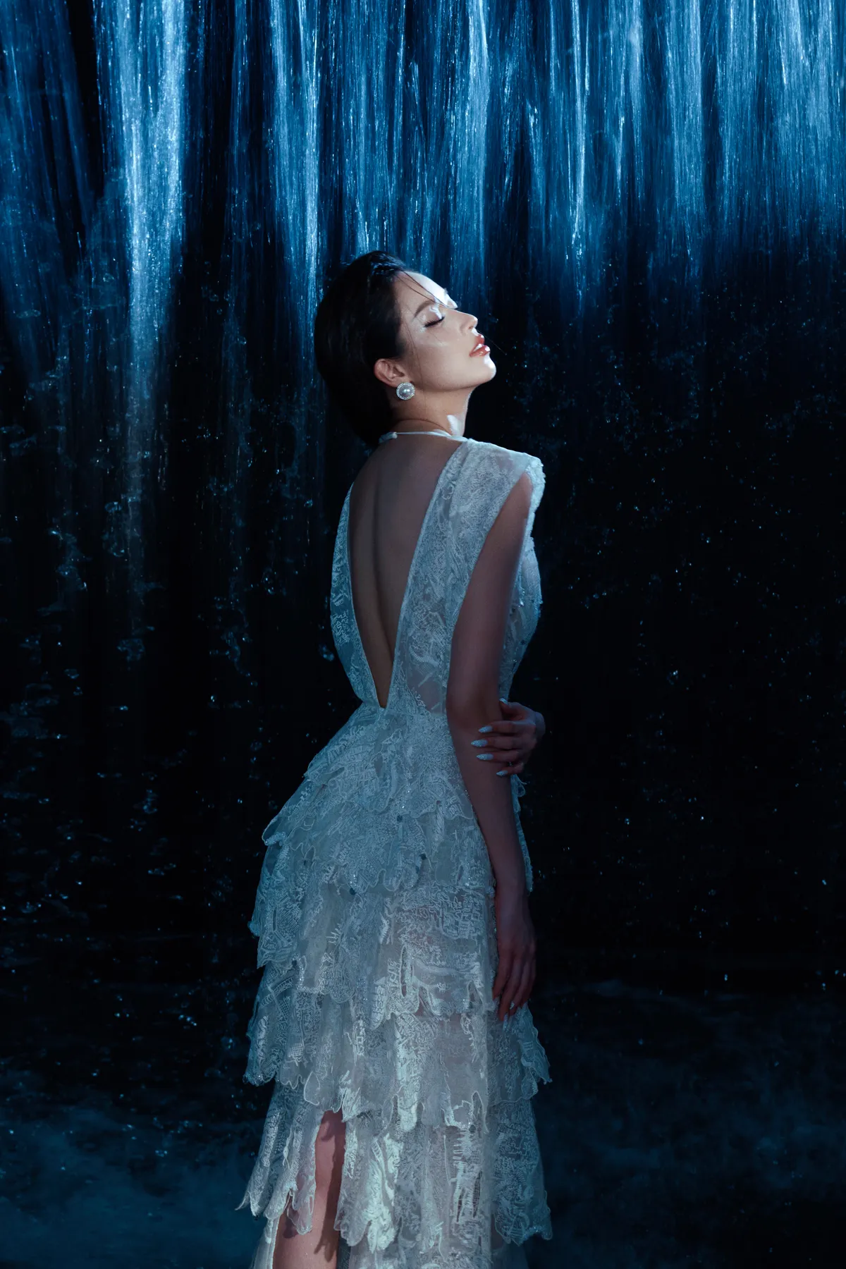 Hoa hậu Thanh Thủy làm nàng thơ trong BST “The Light of Water” - Ảnh 6.