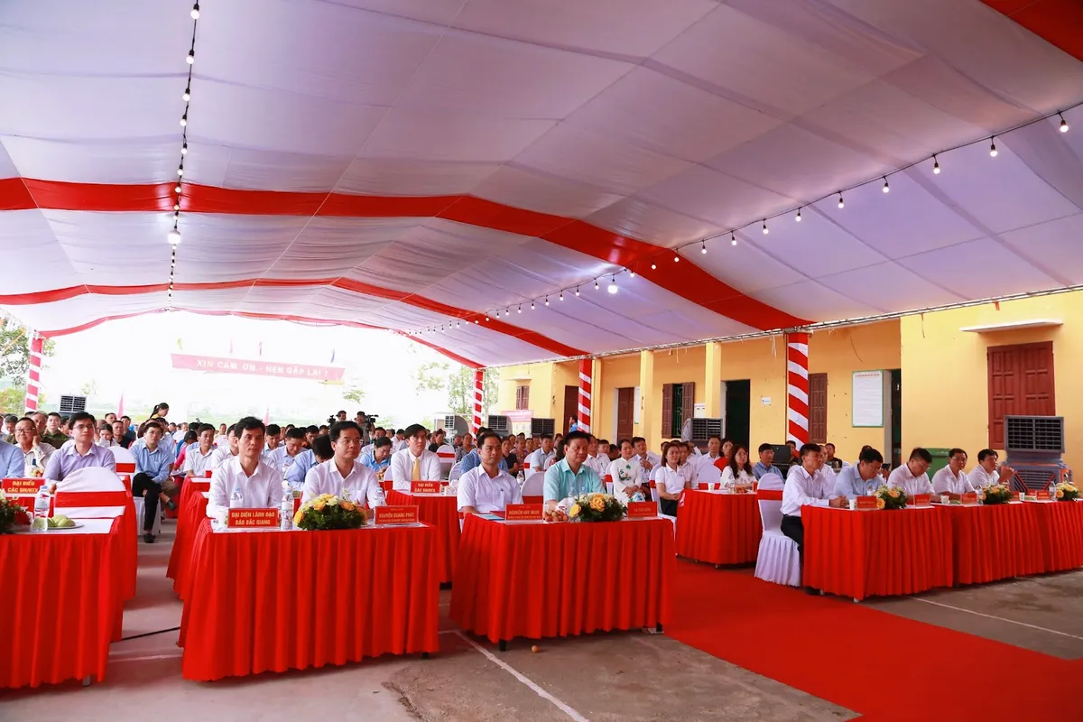 Bắc Giang: Vải thiều sớm Tân Yên mở rộng thị trường, hướng tới du lịch trải nghiệm - Ảnh 1.