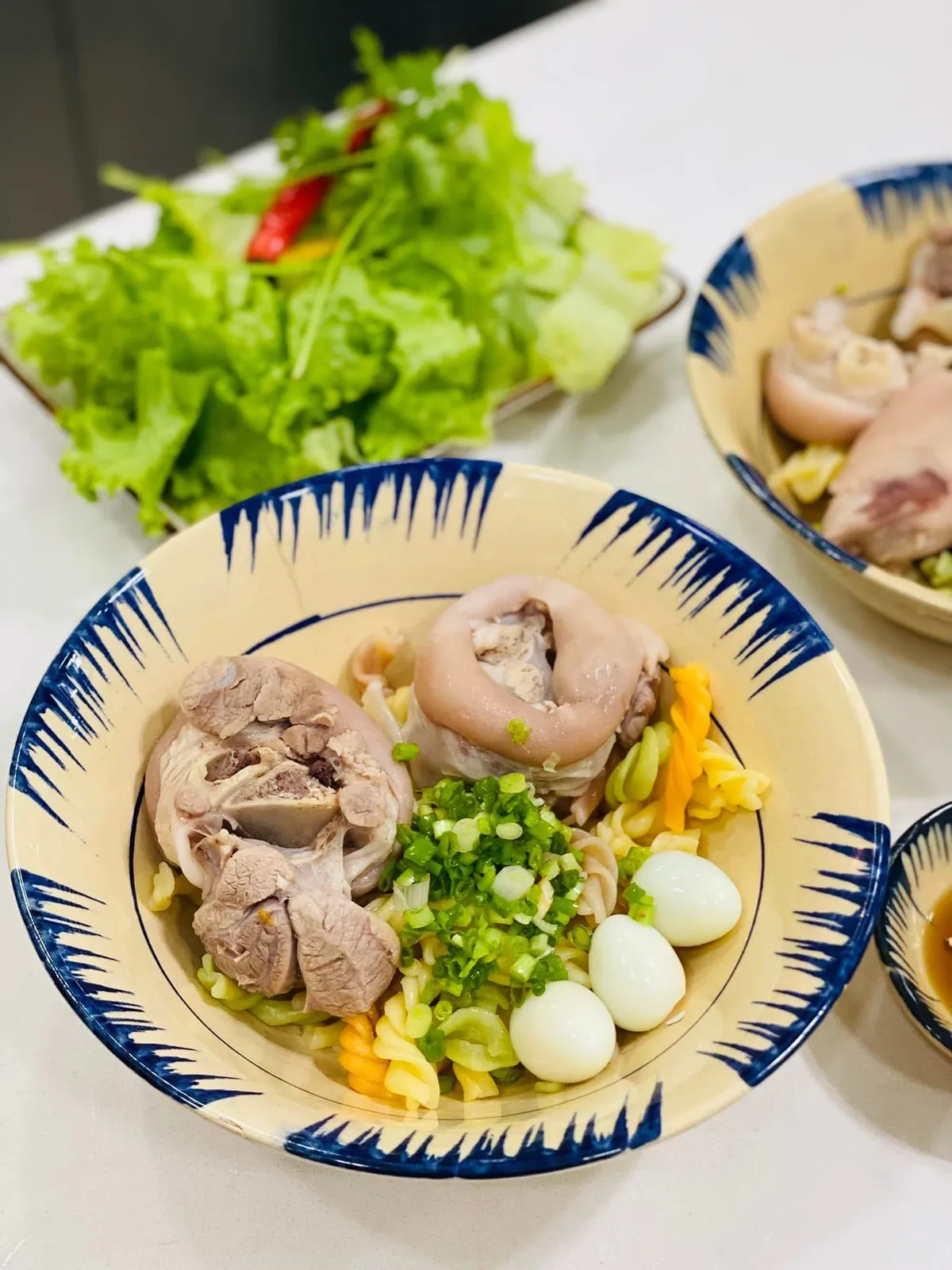 Cách nấu nui giò heo thơm ngon đậm đà cho cả nhà - Ảnh 4.