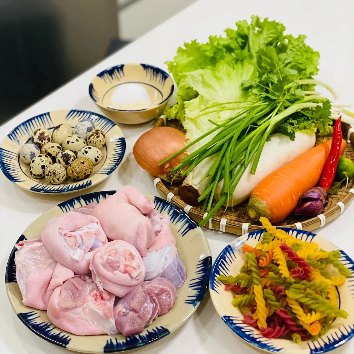 Cách nấu nui giò heo thơm ngon đậm đà cho cả nhà - Ảnh 1.
