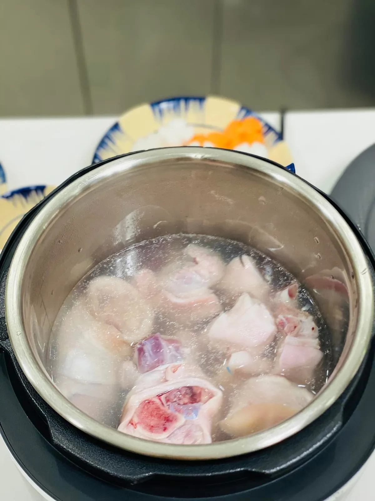 Cách nấu nui giò heo thơm ngon đậm đà cho cả nhà - Ảnh 2.