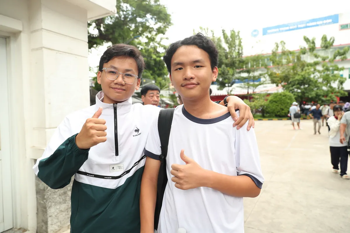Đề thi Ngữ văn của trường Phổ thông Năng khiếu đề cập đến ranh giới giữa nghệ thuật đích thực và sản phẩm sao chép bằng công nghệ - Ảnh 5.
