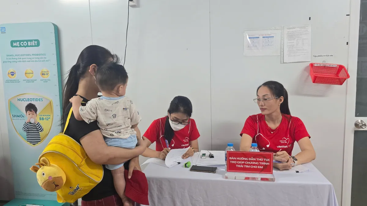 Chương trình “Trái tim cho em” tổ chức khám sàng lọc bệnh tim bẩm sinh tại tỉnh Vĩnh Long - Ảnh 5.
