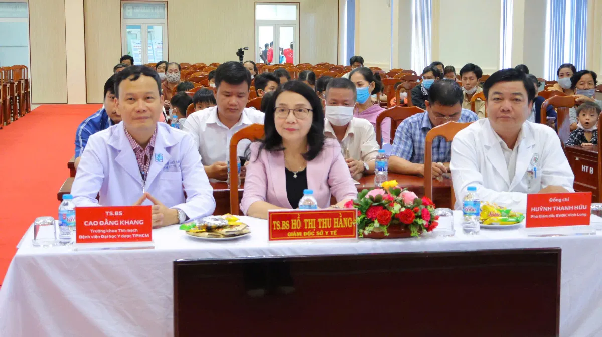 Chương trình “Trái tim cho em” tổ chức khám sàng lọc bệnh tim bẩm sinh tại tỉnh Vĩnh Long - Ảnh 7.