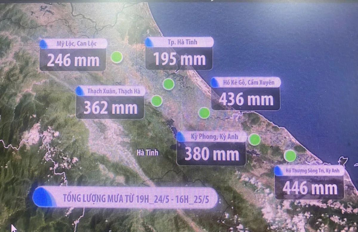 Vì sao Hà Tĩnh mưa lớn bất thường trong 40 năm gây lụt giữa mùa hè? - Ảnh 1. Vì sao Hà Tĩnh mưa lớn bất thường trong 40 năm gây lụt giữa mùa hè? - Ảnh 1.