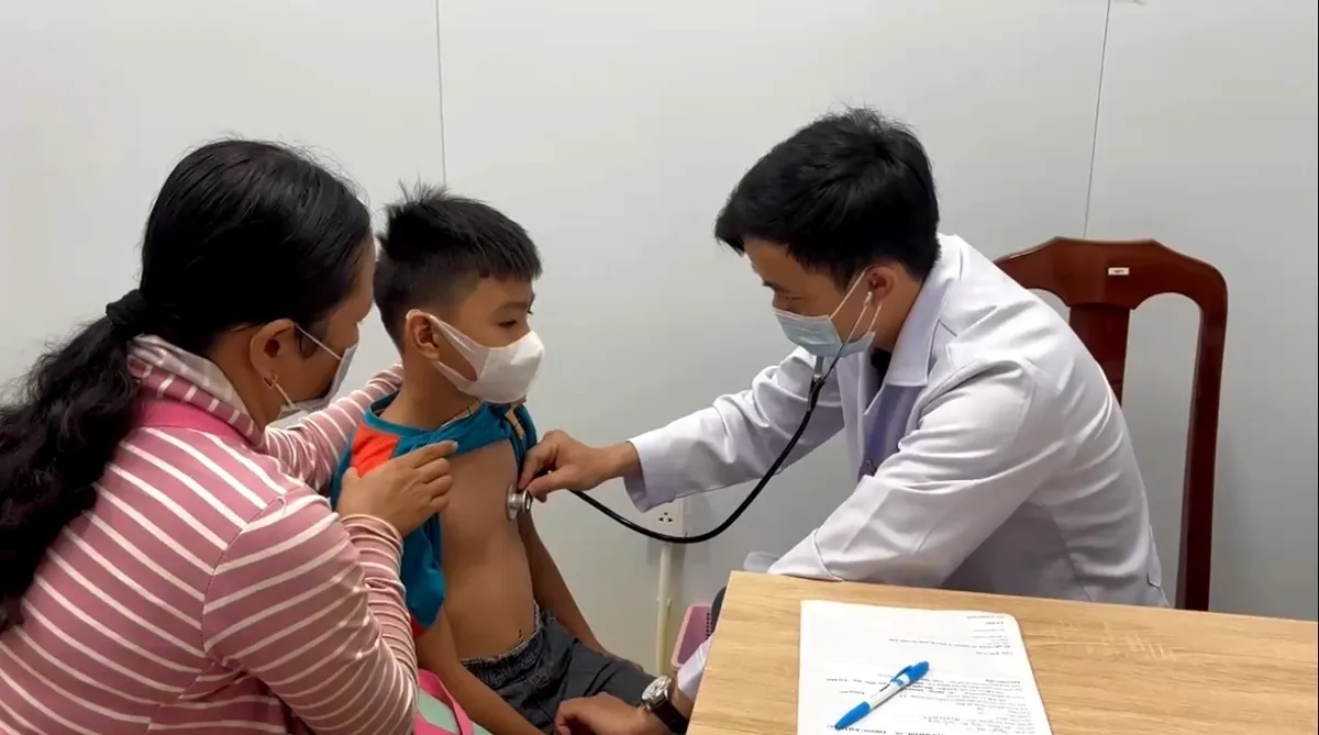 Gần 1 tỷ đồng sẽ được tài trợ cho các bệnh nhi mắc tim bẩm sinh trên địa bàn tỉnh Vĩnh Long - Ảnh 3.