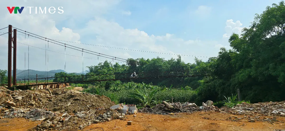 Phú Thọ: Cầu treo Hà Biên xuống cấp nghiêm trọng vẫn chưa được sửa chữa - Ảnh 1. Phú Thọ: Cầu treo Hà Biên xuống cấp nghiêm trọng vẫn chưa được sửa chữa - Ảnh 1.